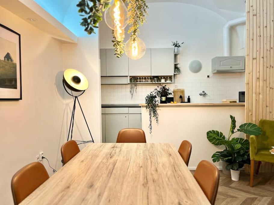 Beautiful New Town Apartment Prague Exterior photo